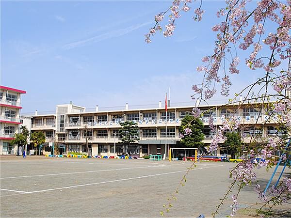 千葉市立本町小学校まで757m