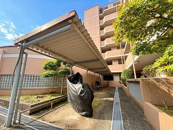 バイク置き場
