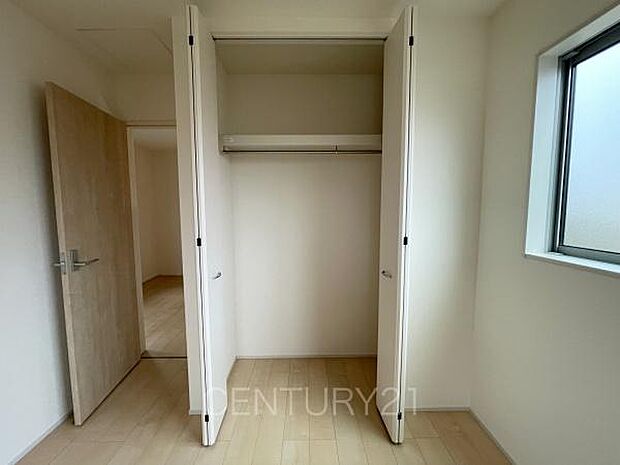 ハンガーパイプ付きクローゼットです。