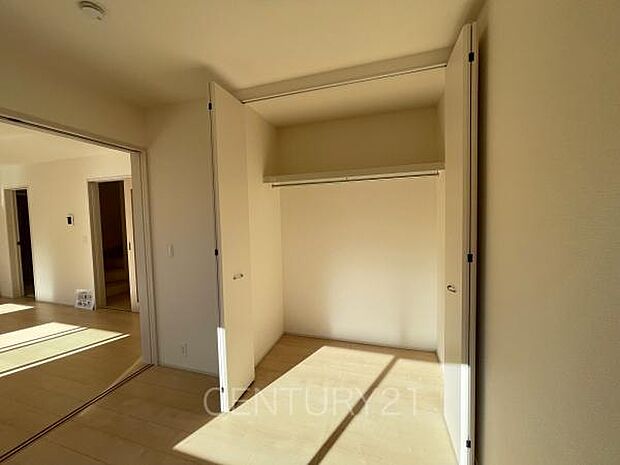 ハンガーパイプ付きクローゼットです。