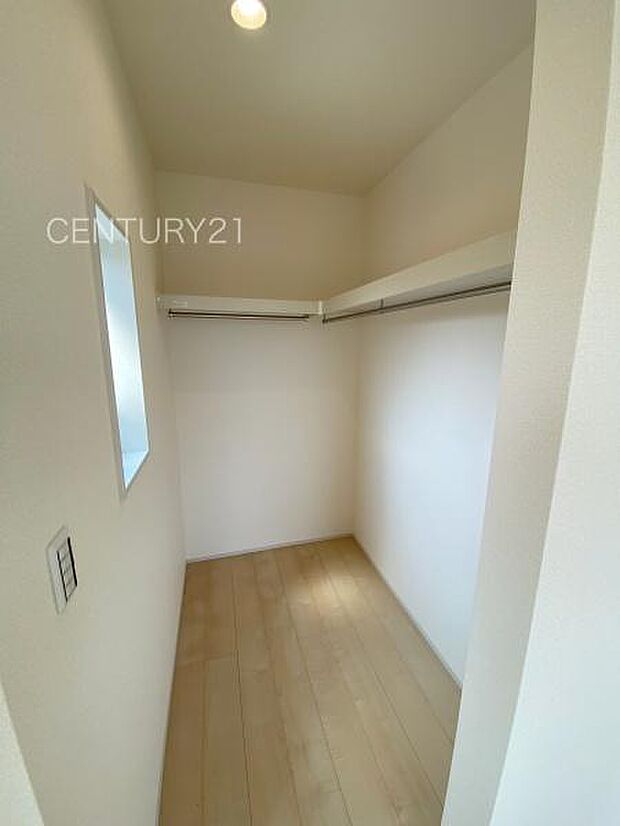 ハンガーパイプ付きクローゼットです。