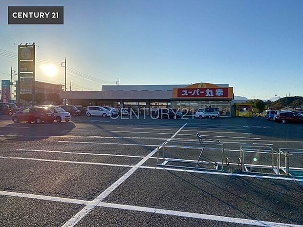 スーパー丸幸七日市マートまで724m