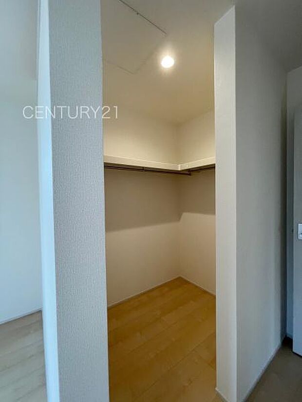 ハンガーパイプ付きクローゼットです。