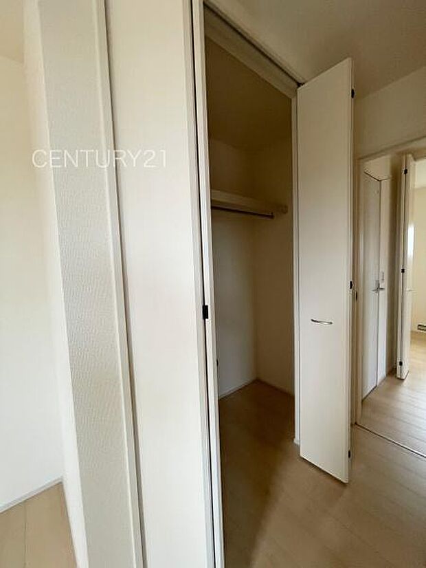 ハンガーパイプ付きクローゼットです。