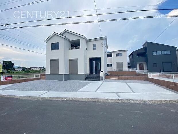 並列駐車可能な駐車場スペースです。