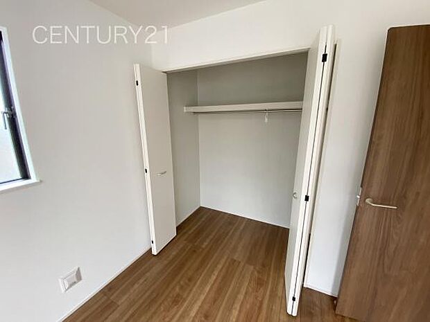 ハンガーパイプ付きクローゼットです。