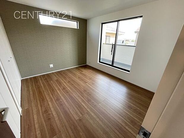 2面採光の明るい洋室です。