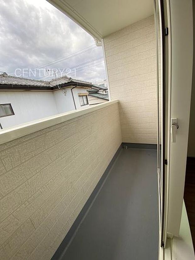 独立バルコニーが2ヶ所あります。