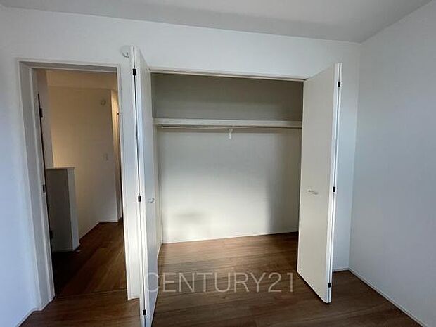 ハンガーパイプ付きクローゼットです。