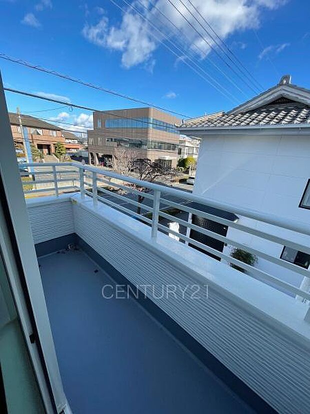 独立バルコニーが2ヶ所あります。