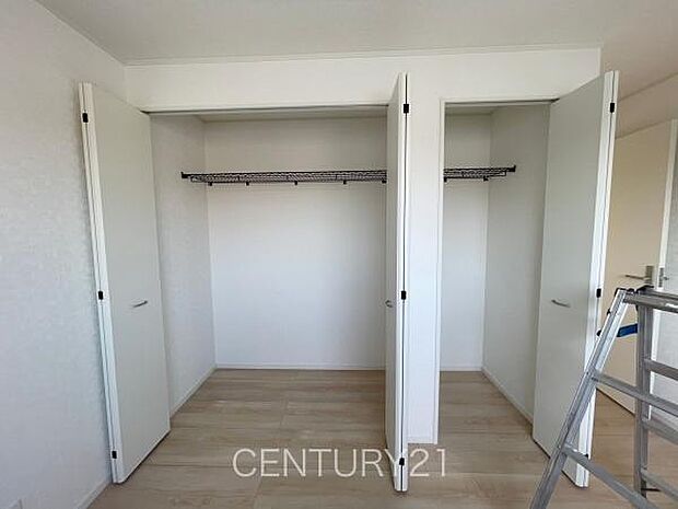 ハンガーパイプ付きクローゼットです。