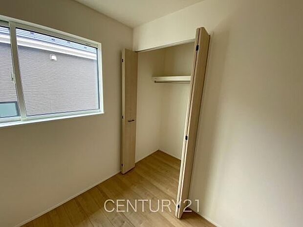 ハンガーパイプ付きクローゼットです。