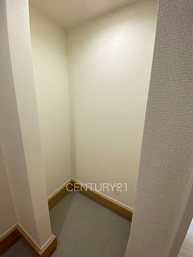 玄関横に土間収納付き。沢山の収納が可能です。