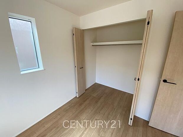 ハンガーパイプ付きクローゼットです。