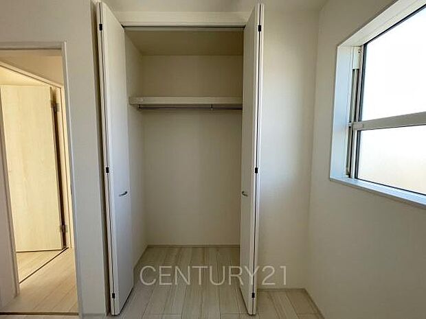 ハンガーパイプ付きクローゼットです。