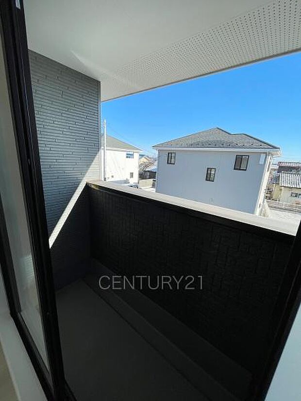 独立バルコニーが2ヶ所あります。