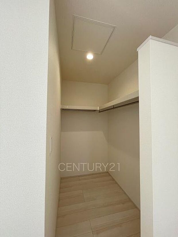 ハンガーパイプ付きクローゼットです。