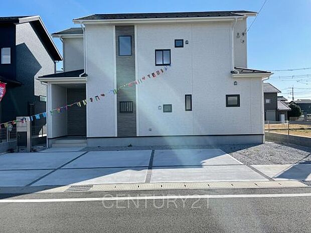 並列駐車可能な駐車場スペースです。