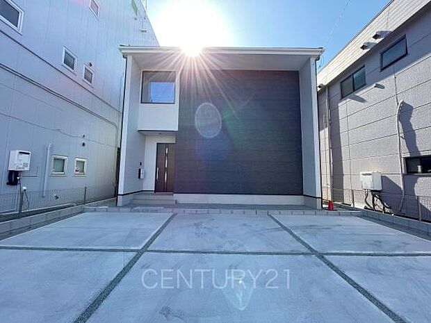 並列駐車可能な駐車場スペースです。