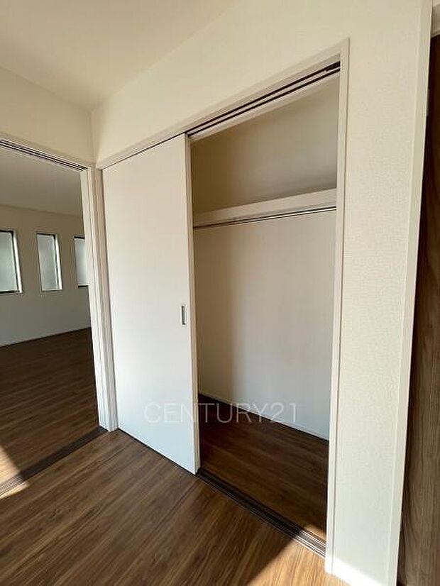 ハンガーパイプ付きクローゼットです。