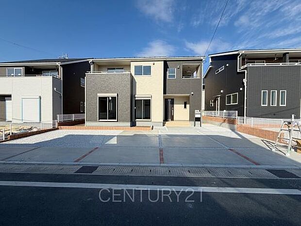 並列駐車可能な駐車場スペースです。