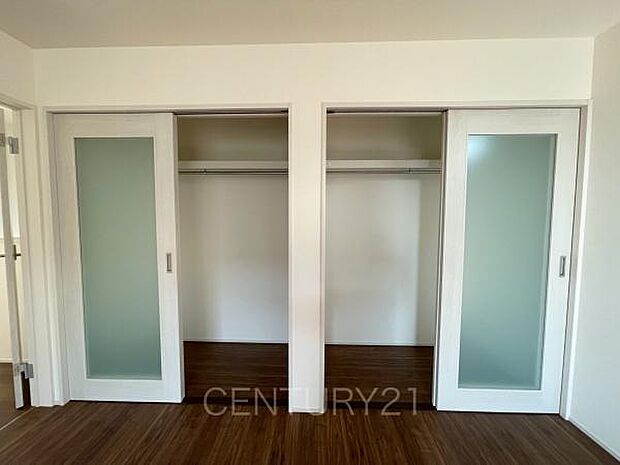 ハンガーパイプ付きクローゼットです。