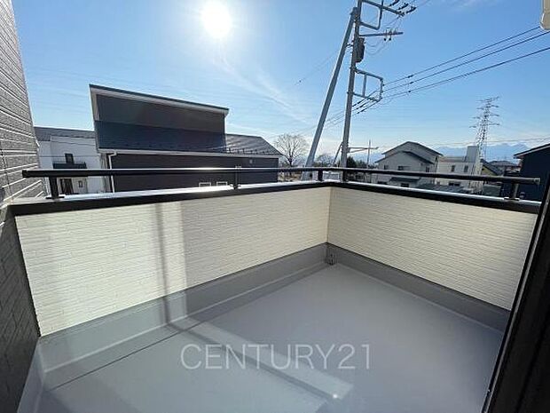 独立バルコニーが2ヶ所あります。