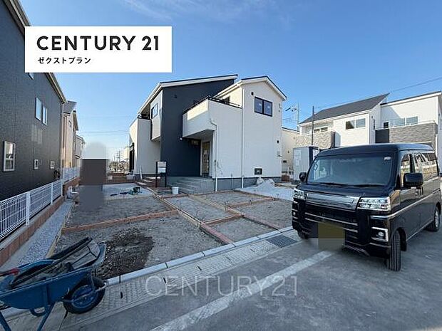 並列駐車可能な駐車場スペースです。