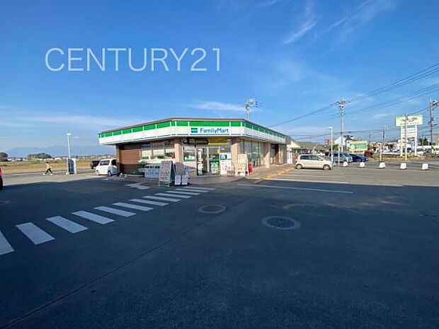 ファミリーマートジェイ・クエスト佐波東店まで1640m