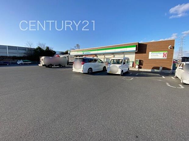 ファミリーマート前橋元総社町店まで1449m