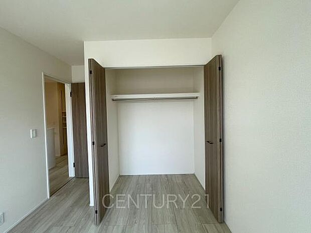 ハンガーパイプ付きクローゼットです。