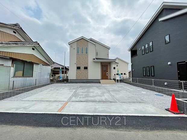 並列駐車可能な駐車場スペースです。