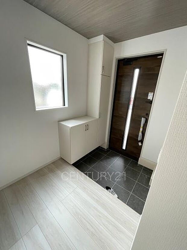 シューズボックス付きの玄関です。