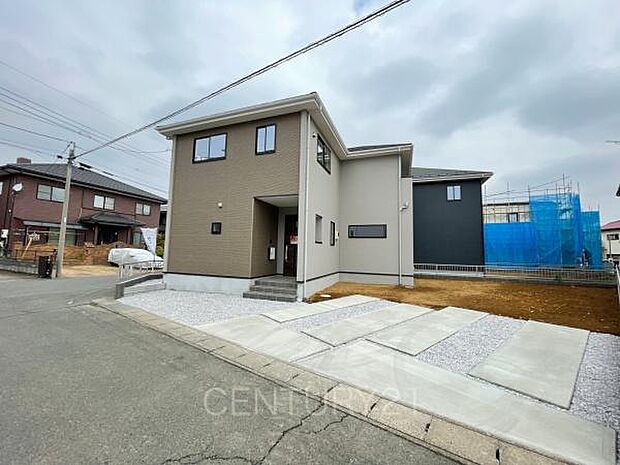 並列駐車可能な駐車場スペースです。