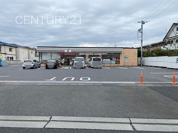 セブンイレブン高崎下中居町西店まで775m
