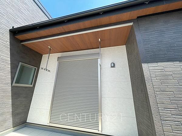 物干し用金具付きです。