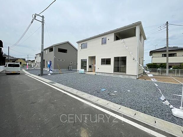 並列駐車可能な駐車場スペースです。