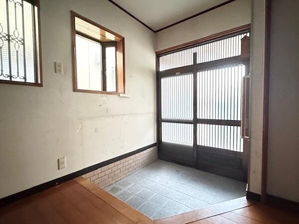 明るい玄関です。気持ちよくゲストをお出迎えできそうですね。