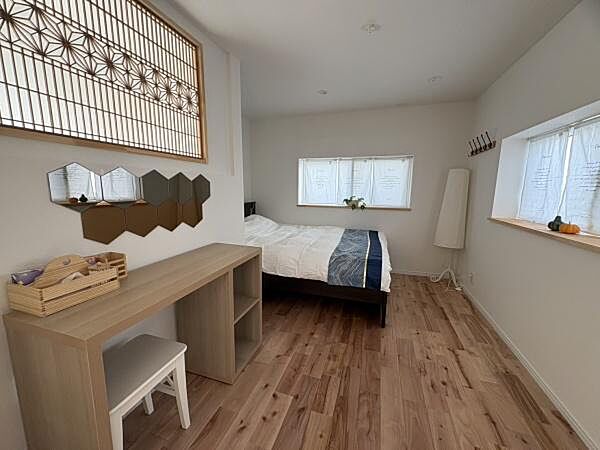 洋室・8帖。用途でお使いいただけるお部屋です。