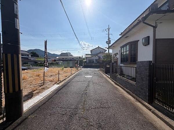 二方　角地　公道　西側　約5ｍ　公道　北　約4.2ｍ