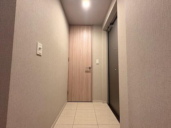 玄関・シューズインクローク付きで玄関周りもすっきり収納。気持ちよくゲストをお出迎えできそうですね。