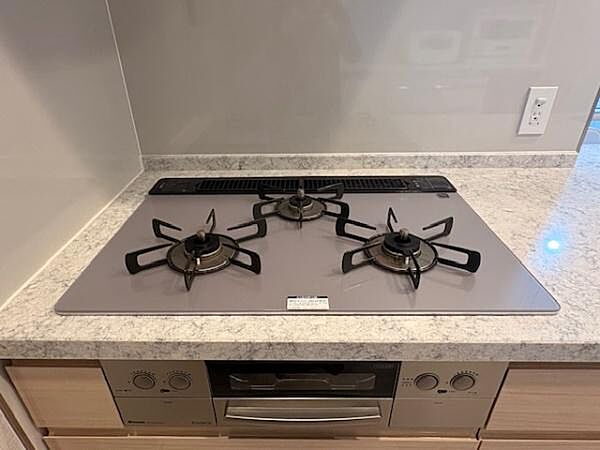 三口コンロでお料理の幅も広がりそうですね！