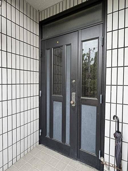 外からの玄関ドア