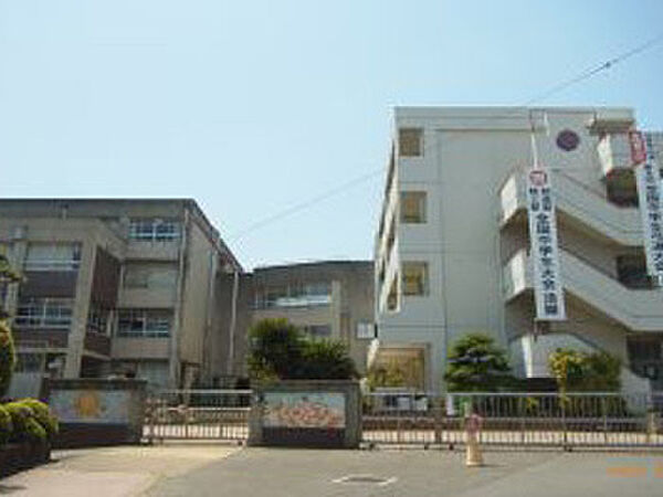 香芝市立香芝中学校まで1264m