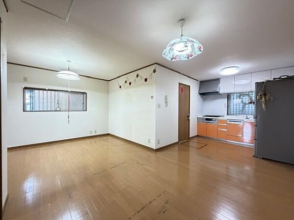 LDK14.6帖・一日の中で多くの時間を過ごすことになるリビングダイニング、家族との大切な時間を過ごせます。爽やかな通風と採光を存分に感じる事が出来る空間です。