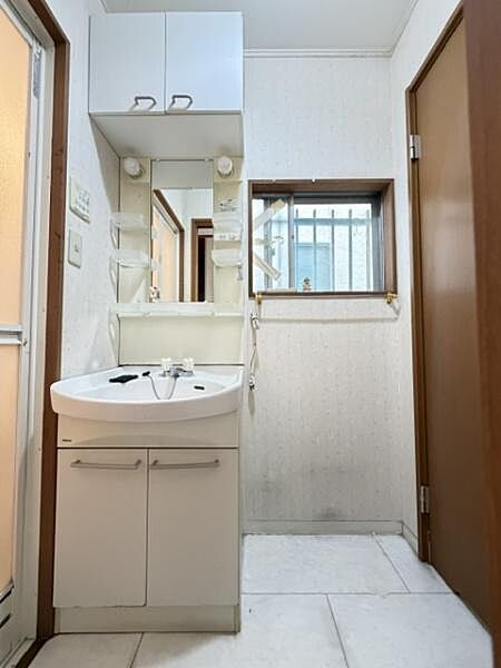 明るい洗面所です！