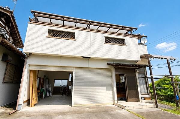 【現地】未登記中古B　　※築年月日はただいま調査中です豊かな光と、弾む声。子供がのびのび育つ家。現在、周辺には高い建物もなく日当たり良好。
