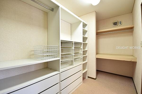 【WIC】もう収納場所に困らない！収納に便利なWICを採用夫婦それぞれのお洋服もスーツケースや季節家電も収納しやすい大型WIC