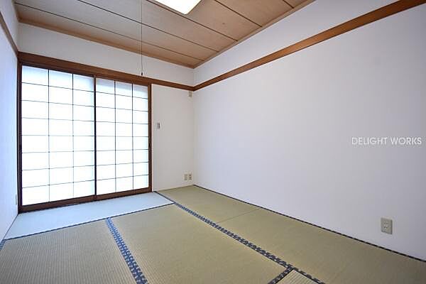 【和室】和室があることで落ち着きと癒しの空間が生まれます。一息つきたいときや来客時に利用できる用途多様な空間です。