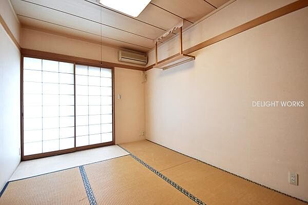 【和室】和室があることで落ち着きと癒しの空間が生まれます。一息つきたいときや来客時に利用できる用途多様な空間です。